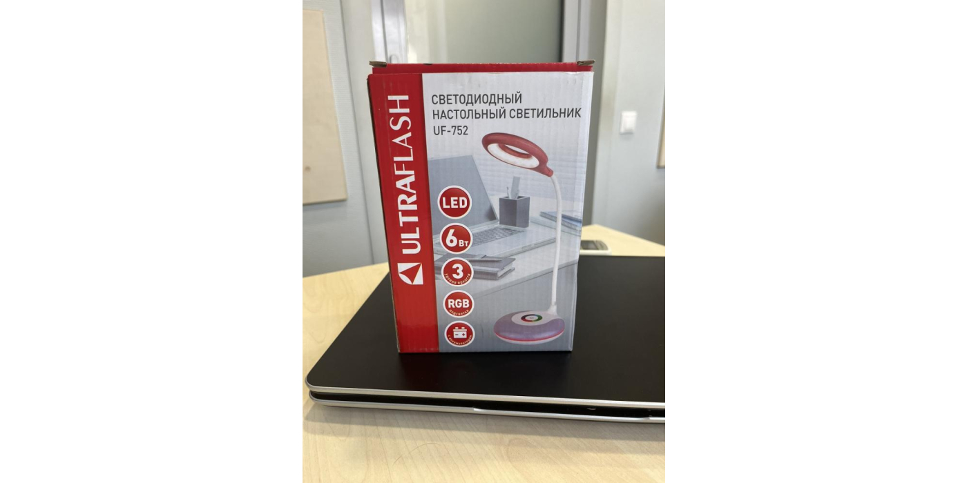светильник настольный светодиодный торговой марки ULTRAFLASH, артикул UF-752 C14 в комплекте с сетевым адаптером USB AC ADAPTER